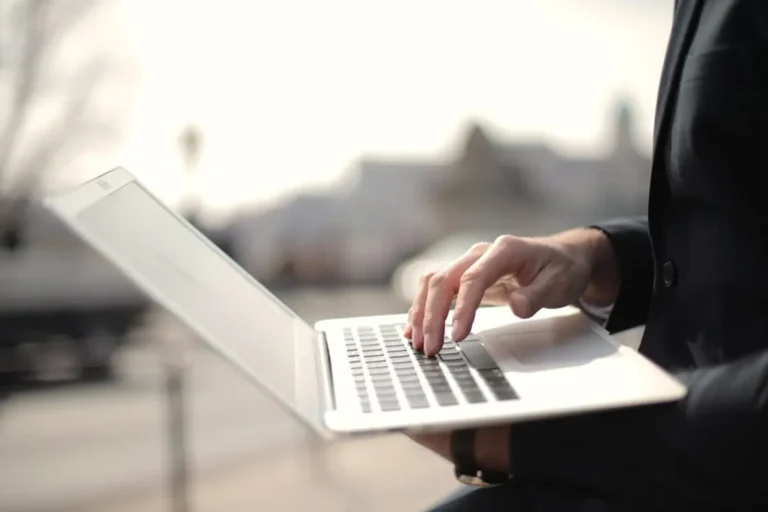 How to Build a Useful Article Around updatearticle.com