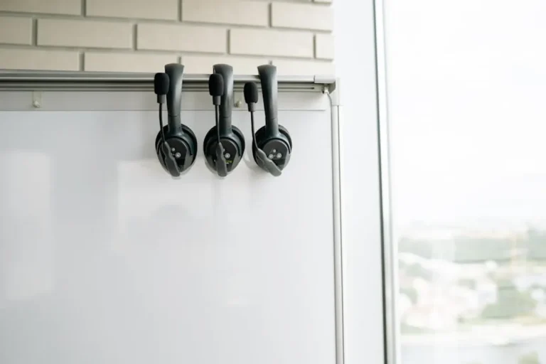 Noise Cancelling Headphones Explained