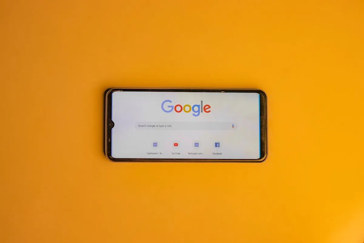 The Search Demand Behind lapzoo.com: What to Cover First
